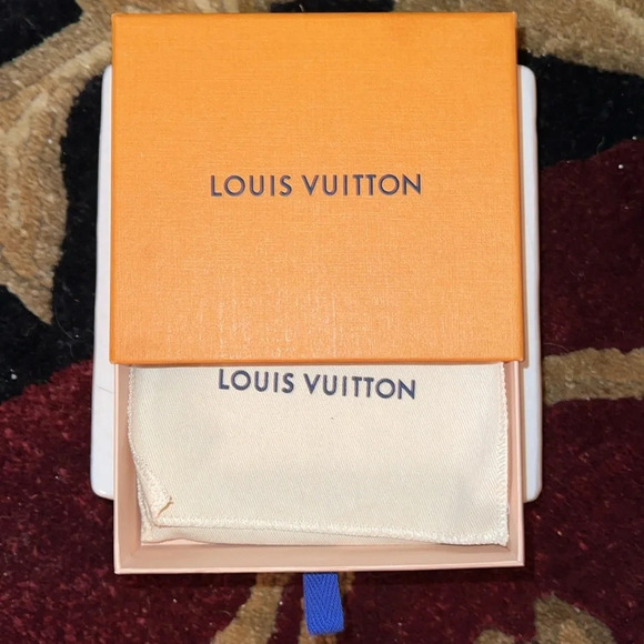 Louis Vuitton Unisex Monogram ID Business Card Holder Bifold Credit Card Holder - Picture 16 of 16